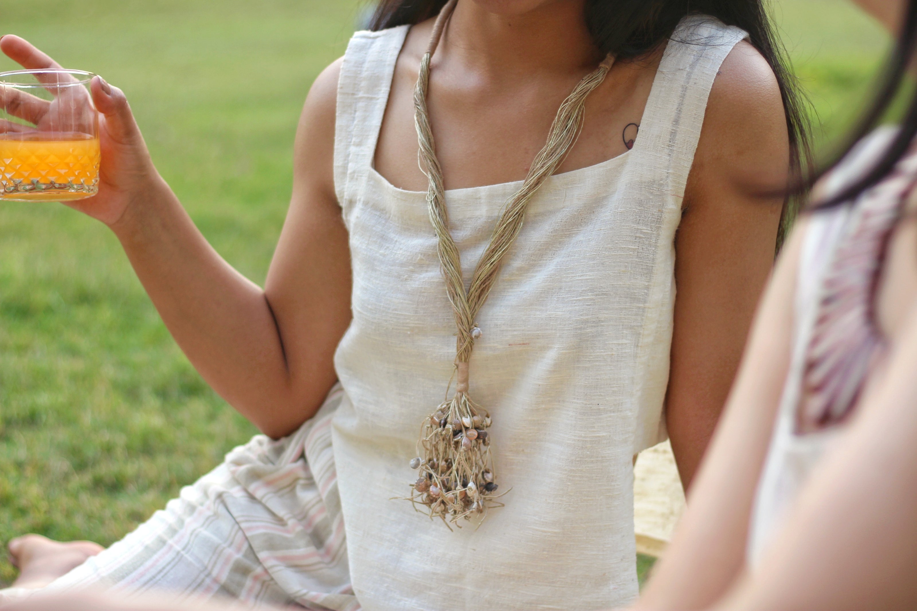 WHE Lariat Jute And Seashell Necklace