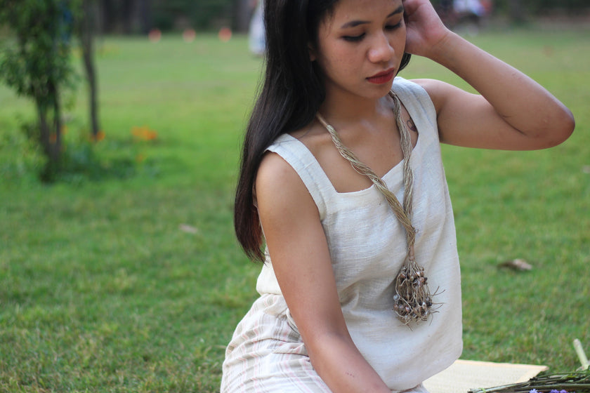 WHE Lariat Jute And Seashell Necklace