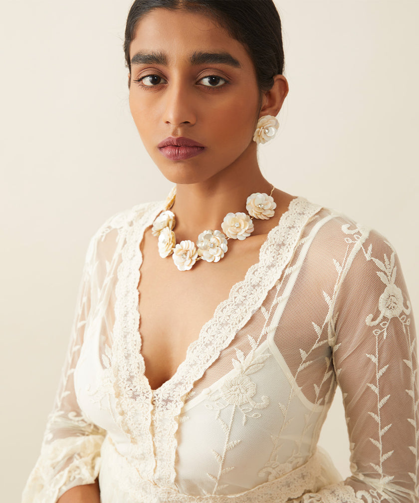 WHE Sea Secrets White 'Floral' Mother of Pearl Necklace