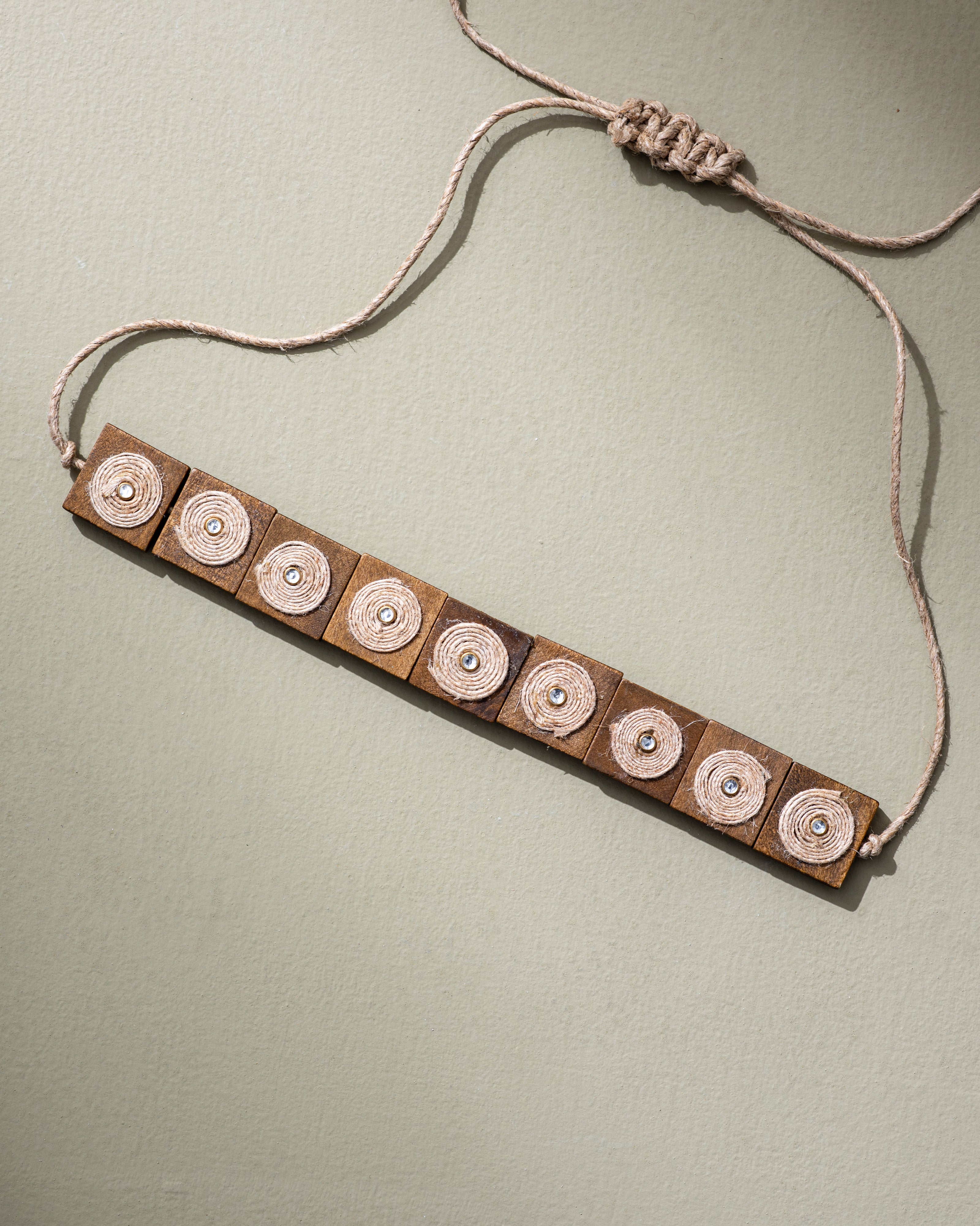 WHE Square Wooden Block Jute Choker